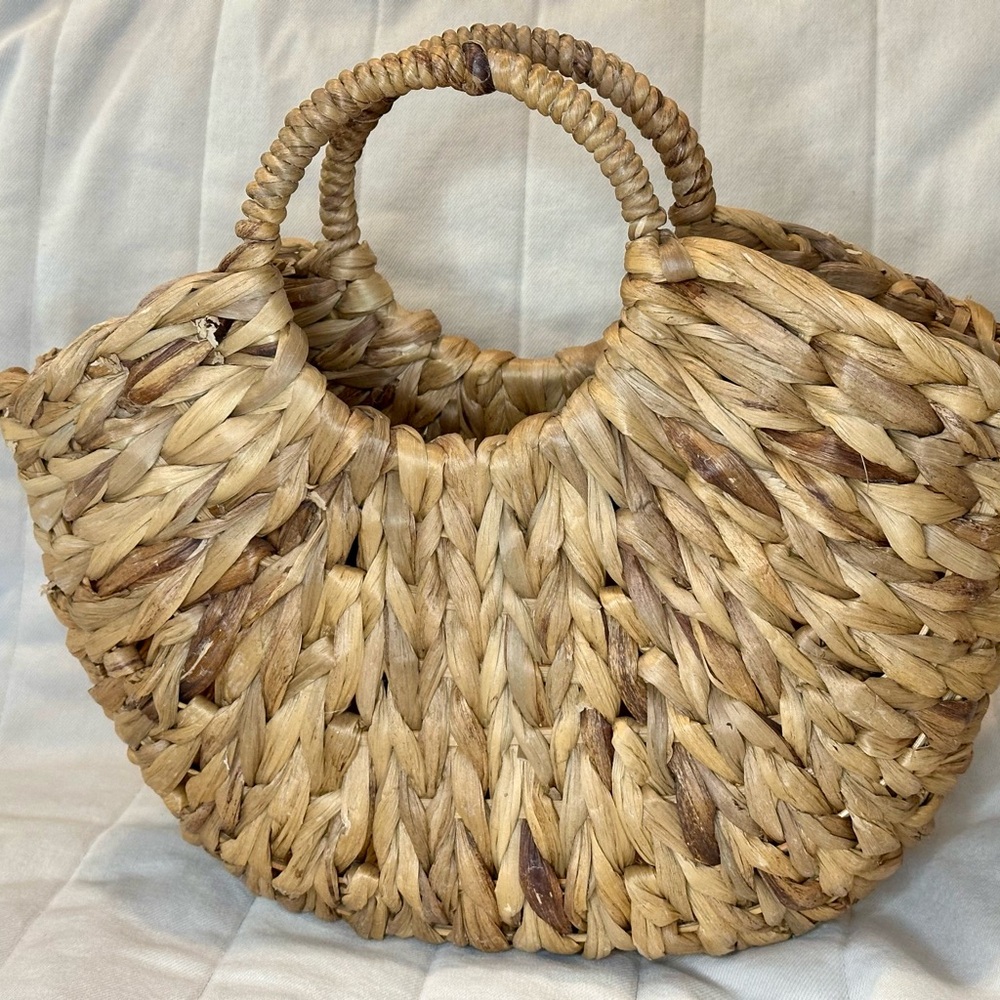 Natural Woven Straw Handbag